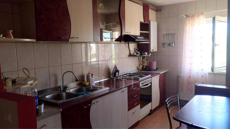 Apartament 3 camere în zona BILLA-967285