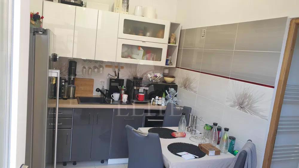 Apartament 3 camere în zona CENTRALA-973068