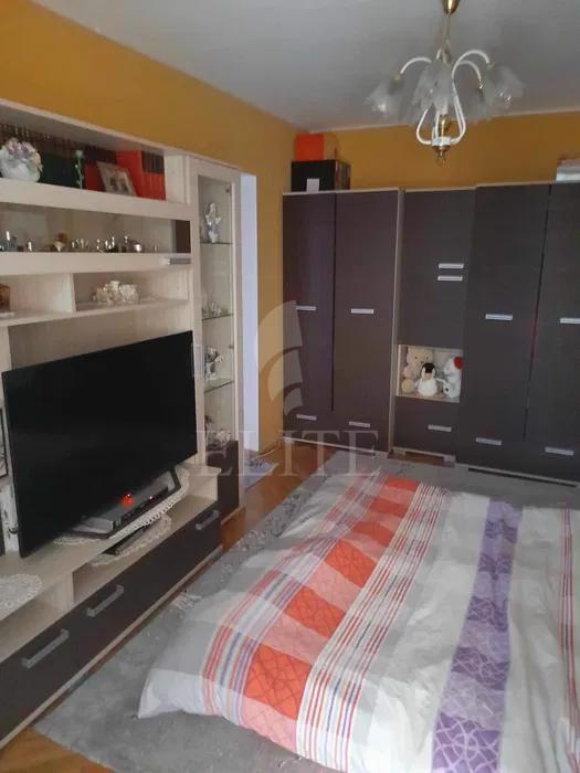 Apartament 3 camere în zona GARBAU-974794