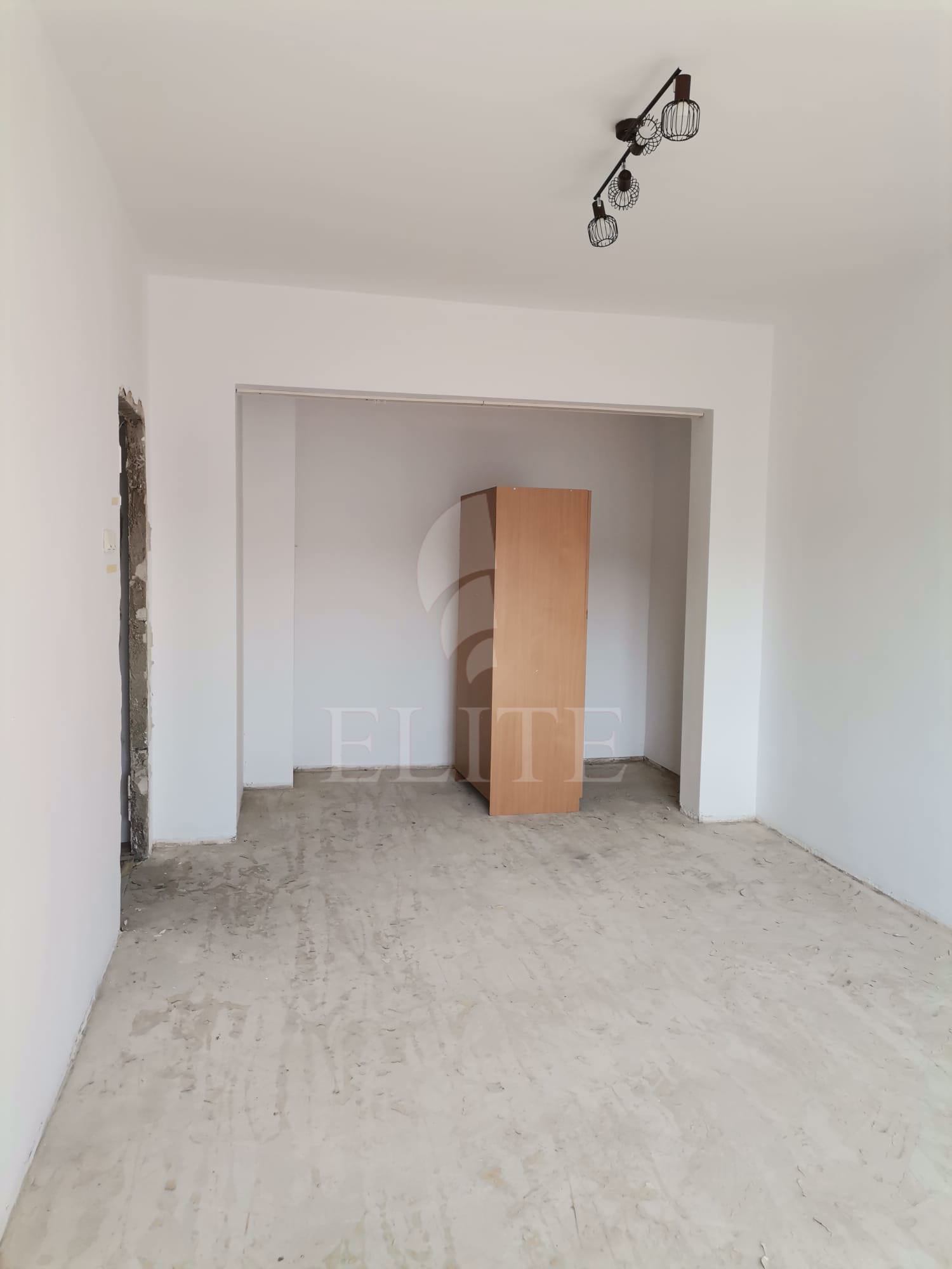 Apartament 4 camere în zona ULTRACENTRALA-976163