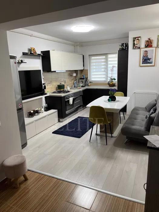 Apartament 3 camere în zona ZORILOR-977161