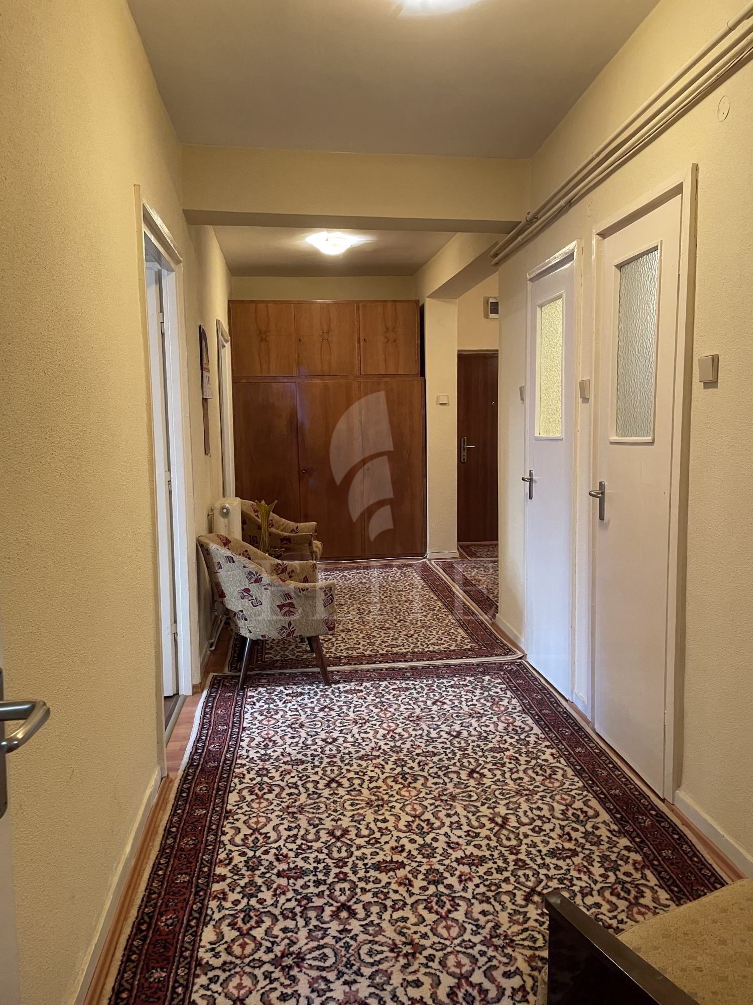 Apartament 3 camere în zona Biomedica-979125