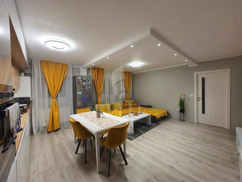 Apartament 3 camere în zona VIVO-979439