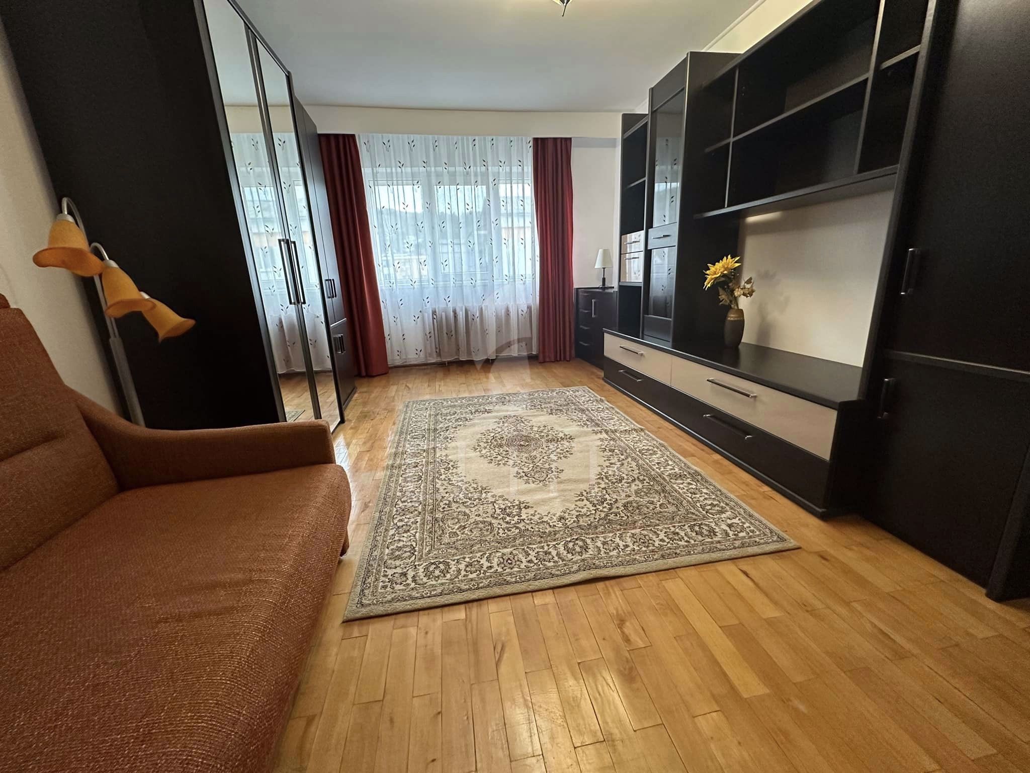 Apartament 2 camere în zona 1 DECEMBRIE-980482