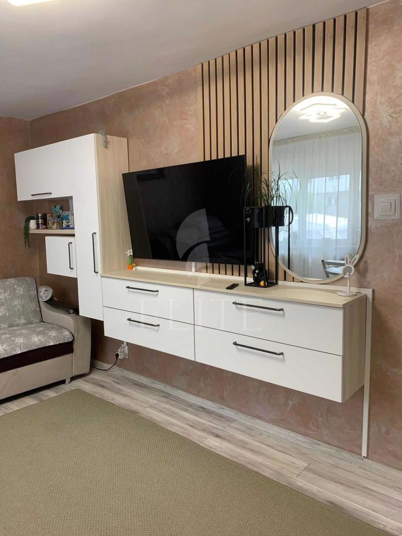 Apartament 3 camere în zona CERNEI-980807