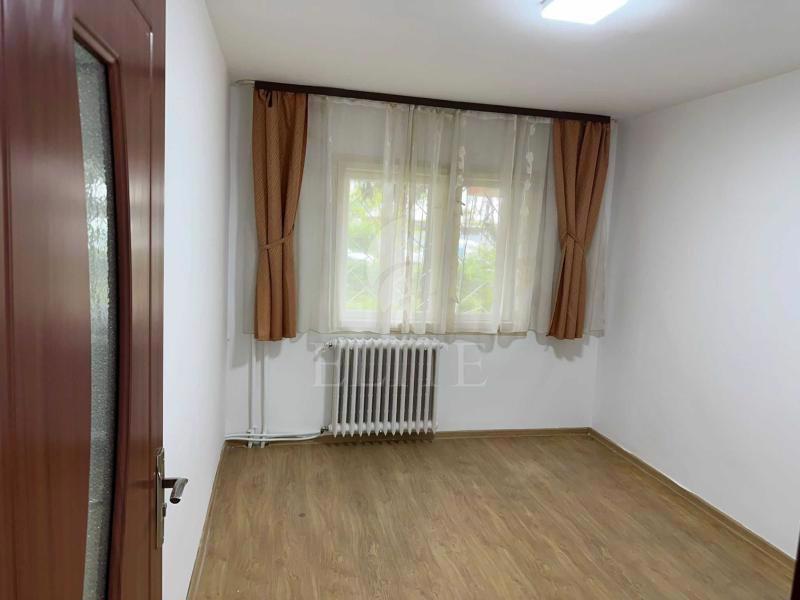 Apartament 3 camere în zona PIATA ZORILOR-983150