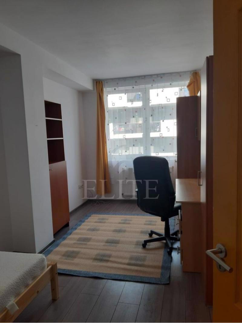 Apartament 3 camere în zona OASULUI-989383