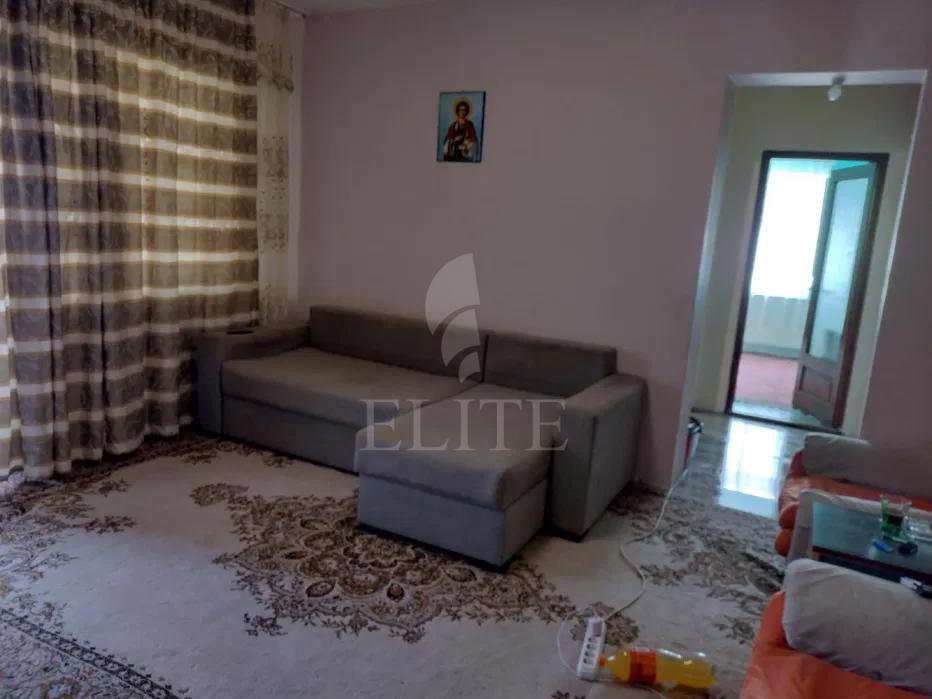 Apartament 2 camere în zona COLINA-990802