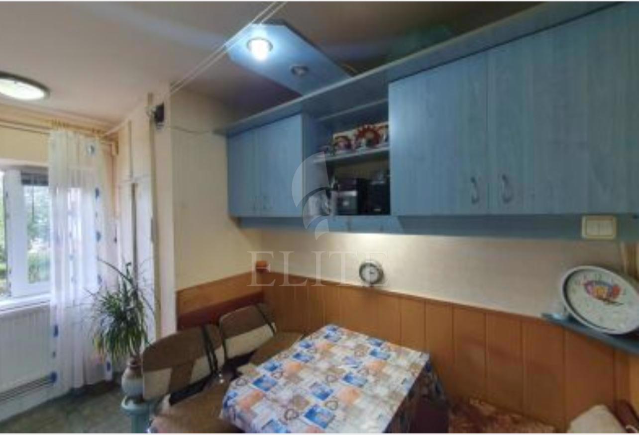 Apartament 3 camere în zona INTRE LACURI-993798